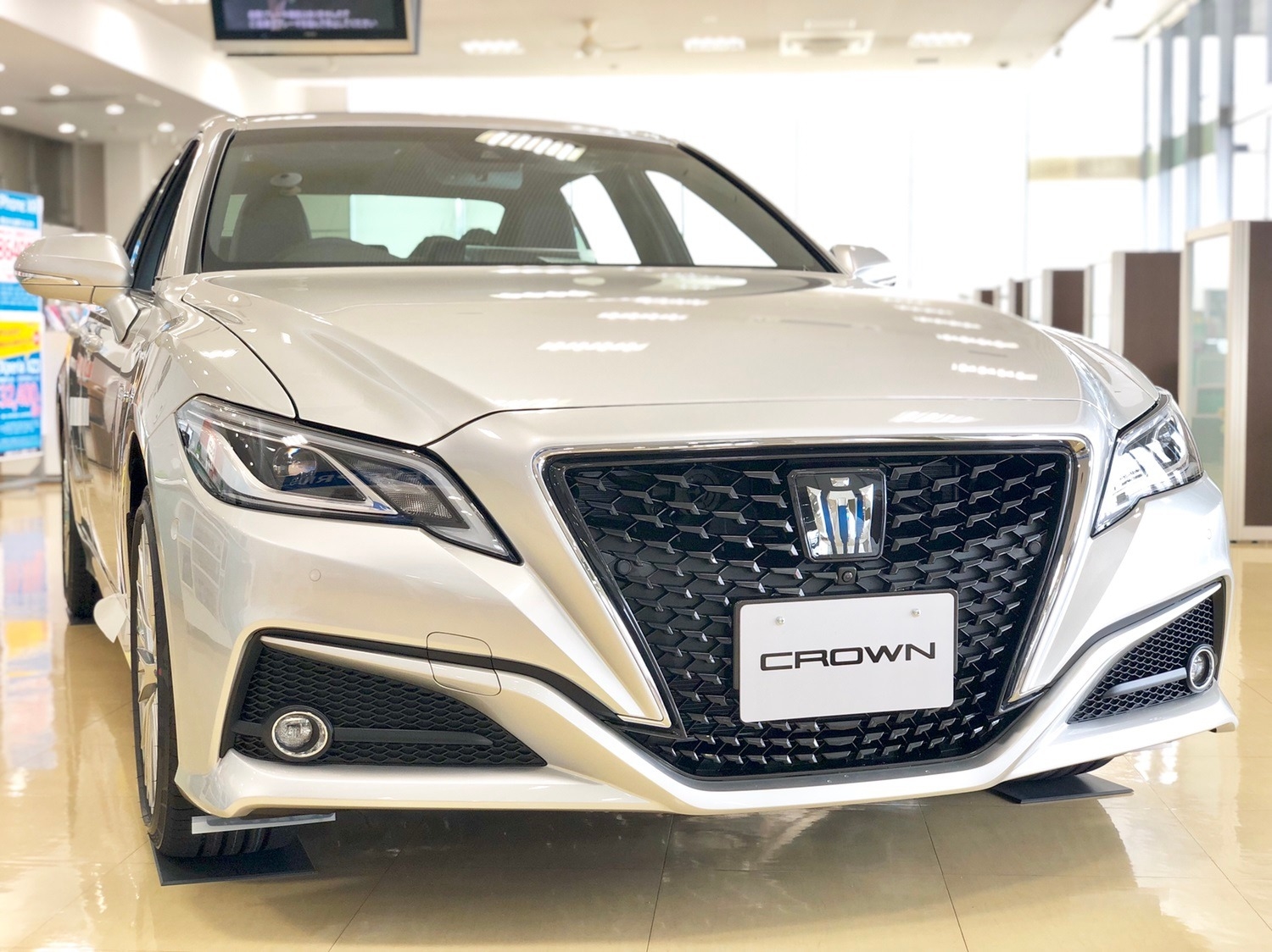 Crown特別仕様車が姫路店に到着致しました