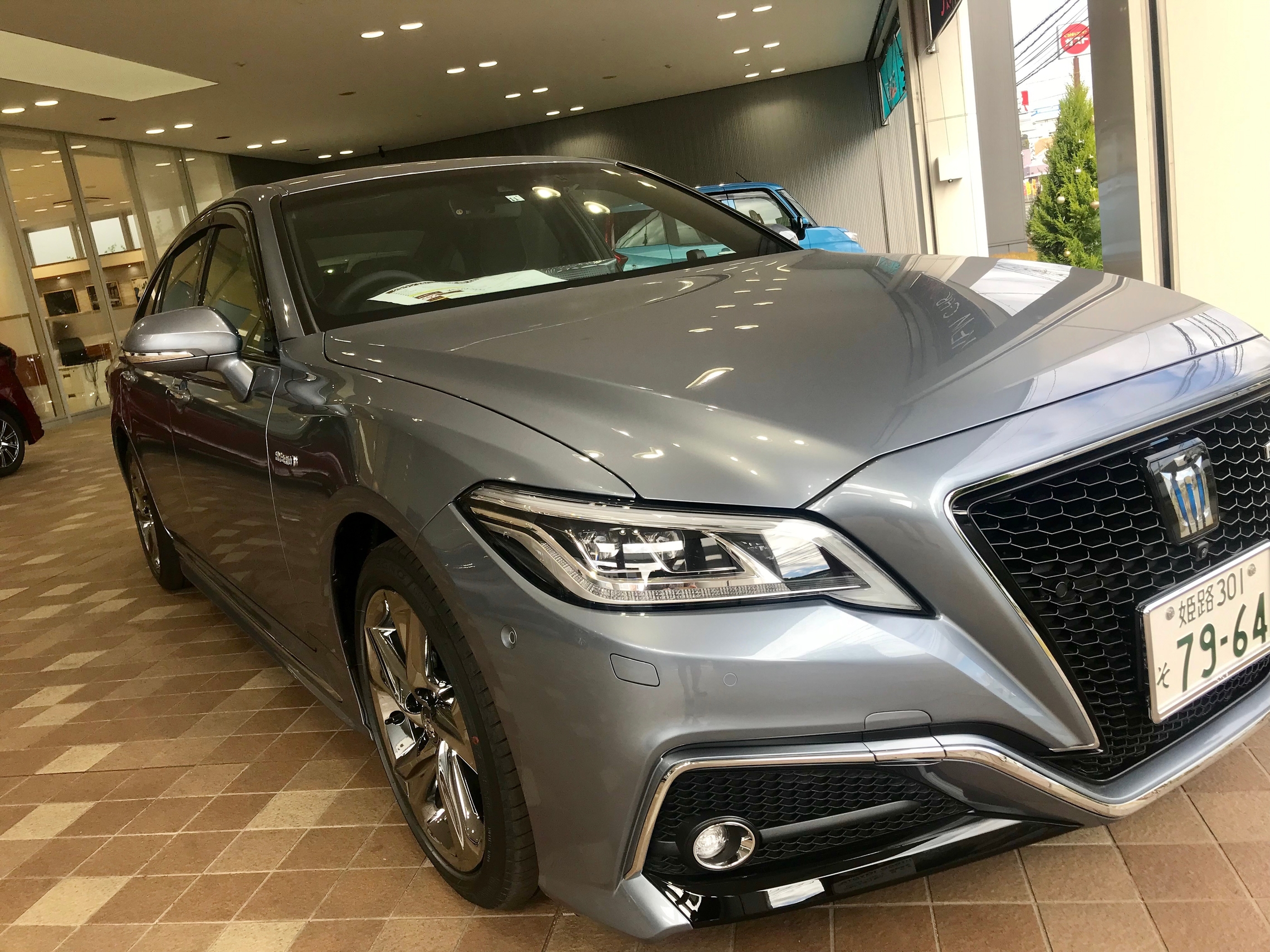 姫路西店newクラウン試乗車のご紹介