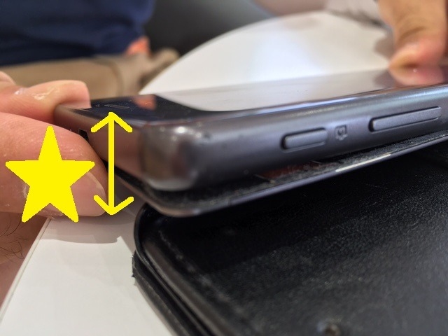 バッテリーは車もスマホも要注意です