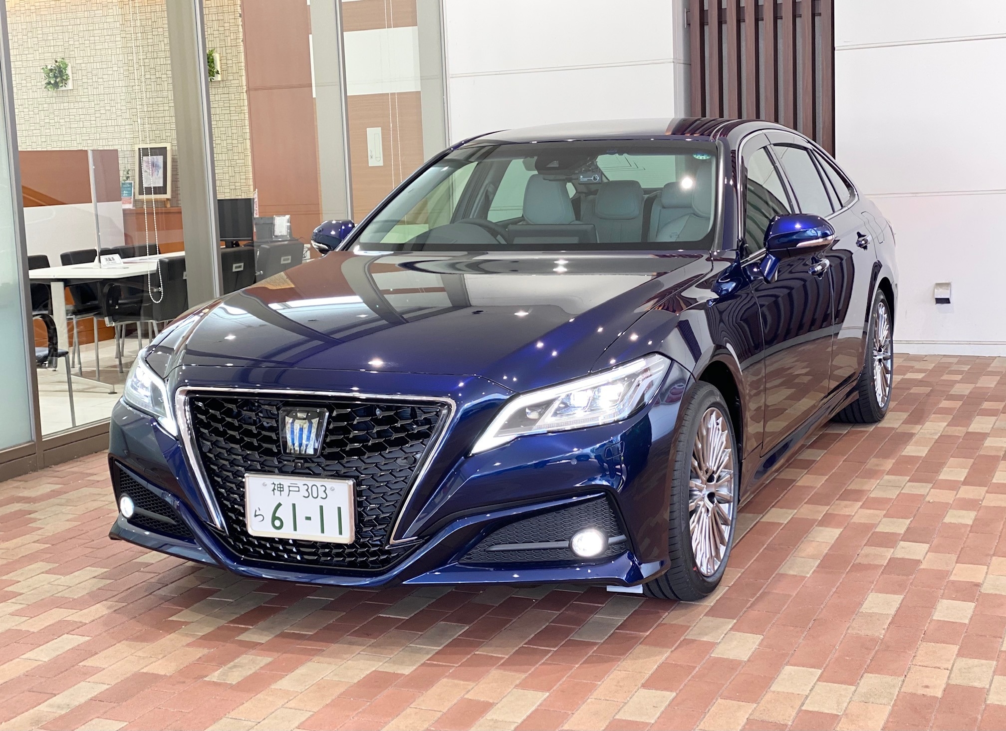 新型クラウン 試乗車到着しました