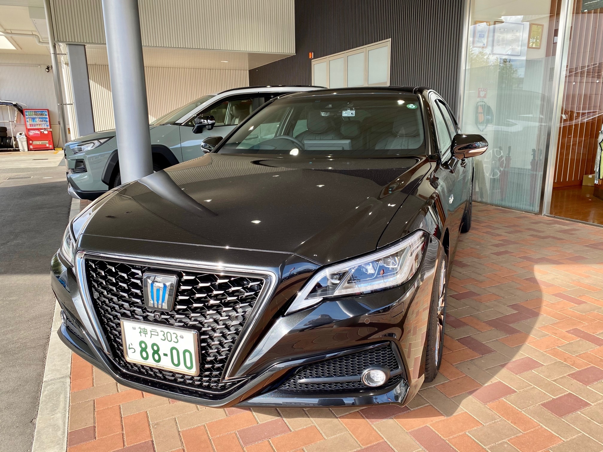 クラウンの試乗車が新しくなりました クラウンの試乗車が新しくなりました