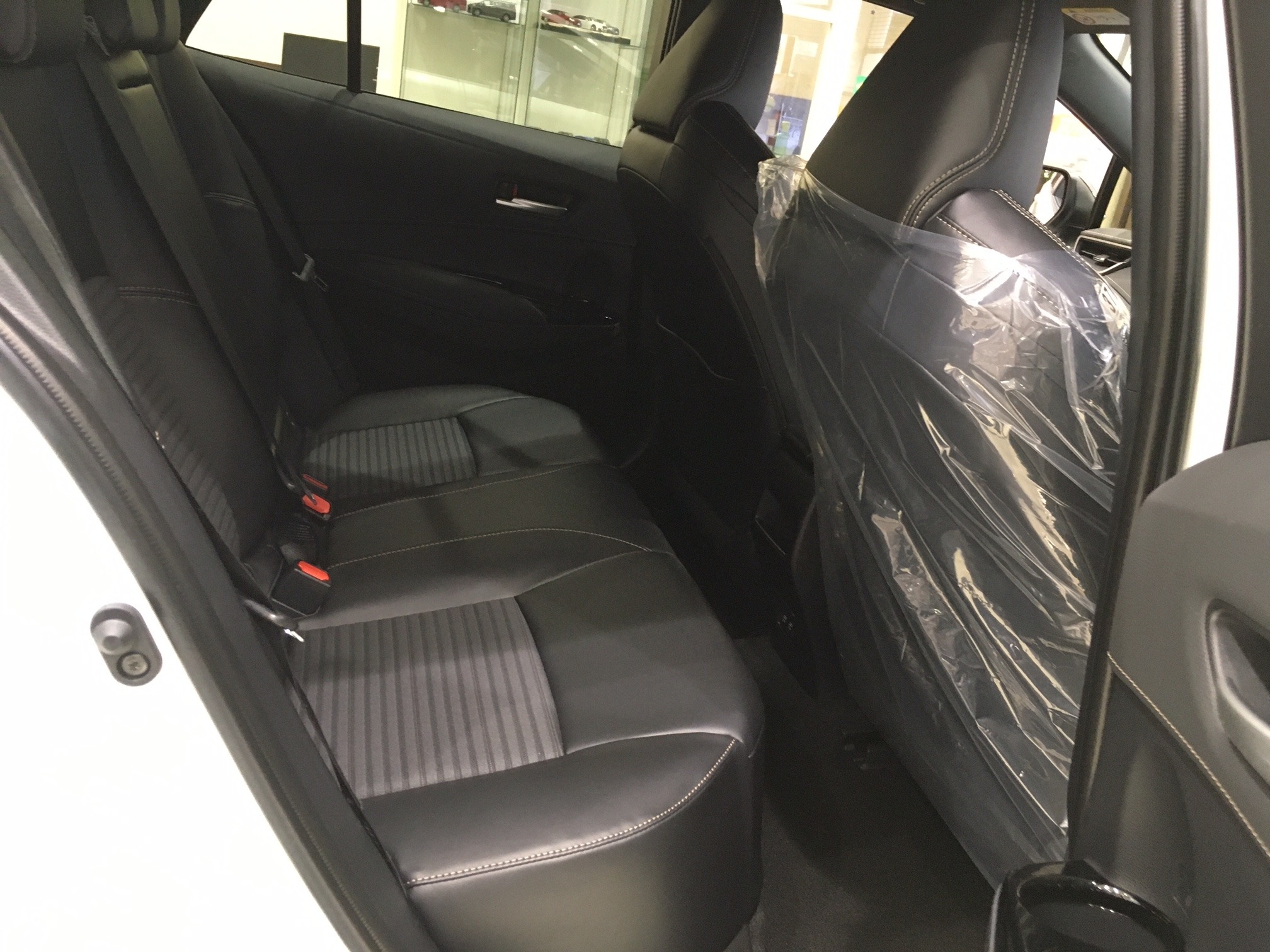 展示車 カローラツーリング