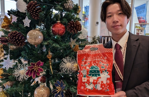 お子様にクリスマスプレゼント❣🎄🎅