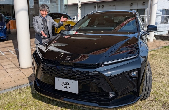 クラウンエステートの展示車が到着しました❣