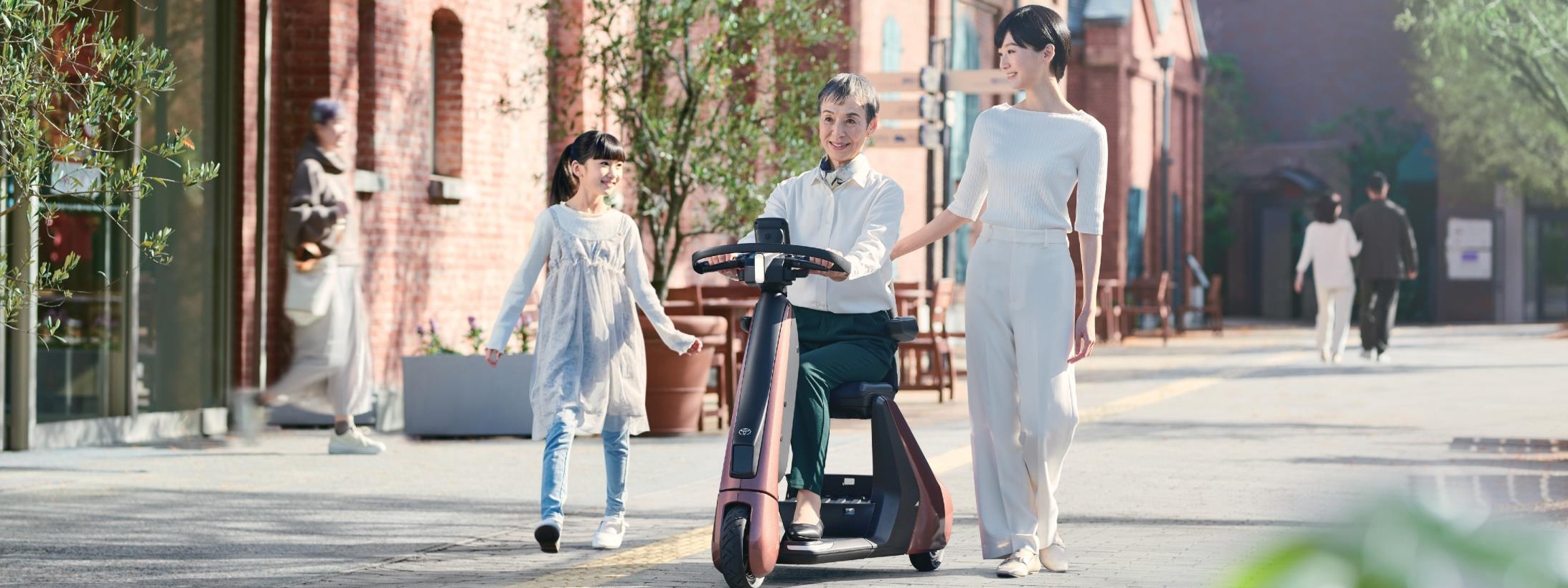 【モデル入り素材】C+walk S “Safety support”