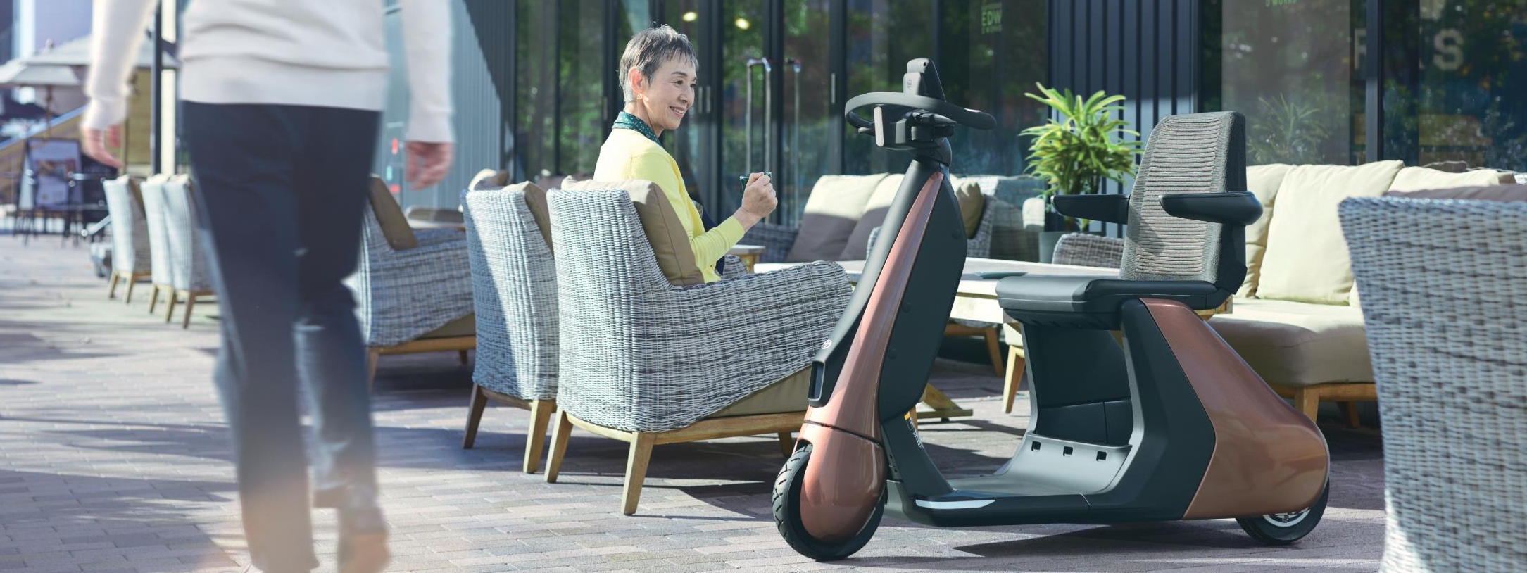 【モデル入り素材】C+walk S “Safety support”