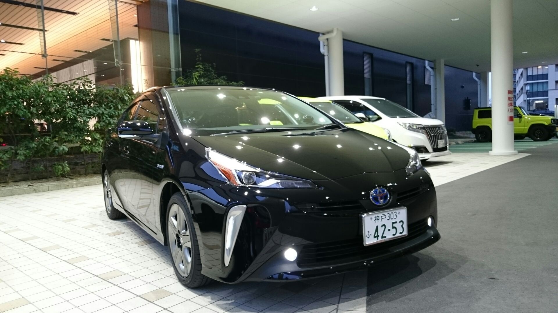 新型プリウス ch r試乗車登場 新型プリウス ch r試乗車登場